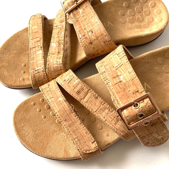 VIONIC Tan Sandals 6 - Picture 3 of 5